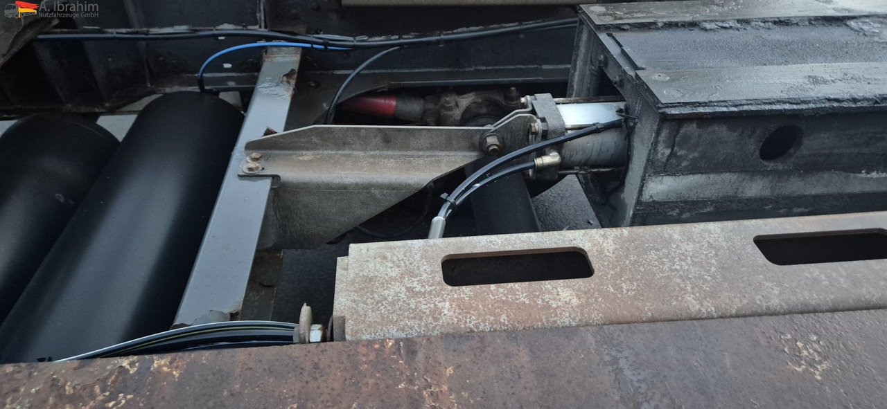 Schmitz SCF24 2x20,30,40,45 ft Multichassis, ausziehbar - Semi-remorque porte-conteneur/ Caisse mobile: photos 5 Schmitz SCF24 2x20,30,40,45 ft Multichassis, ausziehbar - Semi-remorque porte-conteneur/ Caisse mobile: photos 5