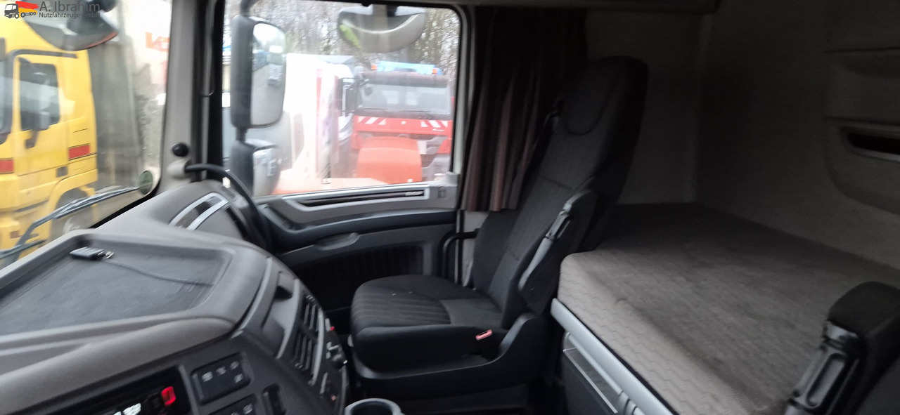 Daf XF 480 FT einsatzbereit 2 x vorhanden - Tracteur routier: photos 2 Daf XF 480 FT einsatzbereit 2 x vorhanden - Tracteur routier: photos 2
