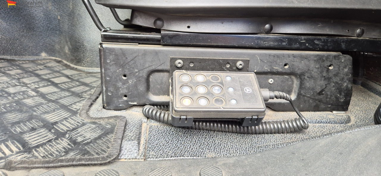 Mercedes-Benz 1841 Kran HIAB 166Bj. 2016 Funk FB ,mp3 - Tracteur routier: photos 4 Mercedes-Benz 1841 Kran HIAB 166Bj. 2016 Funk FB ,mp3 - Tracteur routier: photos 4