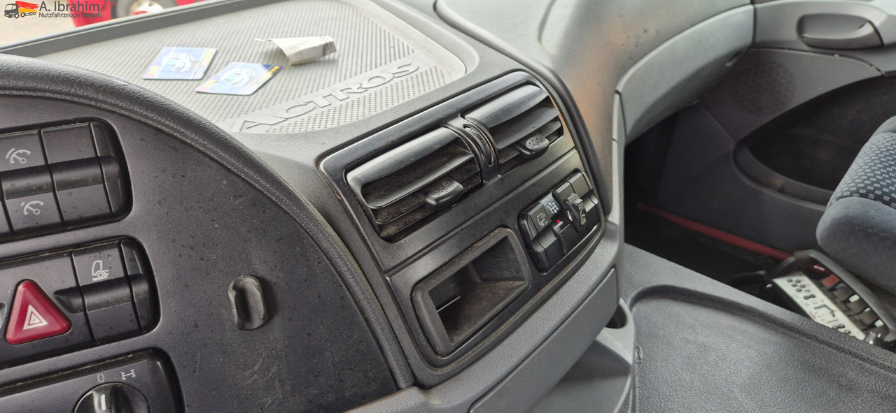 Mercedes-Benz 1841 Kran HIAB 166Bj. 2016 Funk FB ,mp3 - Tracteur routier: photos 2 Mercedes-Benz 1841 Kran HIAB 166Bj. 2016 Funk FB ,mp3 - Tracteur routier: photos 2