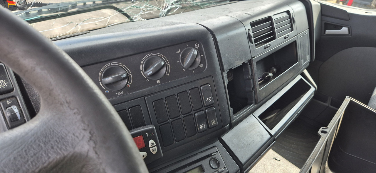 Véhicule utilitaire MAN TGL 8.150 4X2 BL Unfallschaden bedingt fahrbereit, Motor ok: photos 15 Véhicule utilitaire MAN TGL 8.150 4X2 BL Unfallschaden bedingt fahrbereit, Motor ok: photos 15