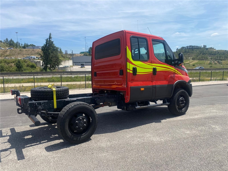 Iveco 70-S180 4X4 - Châssis cabine: photos 4 Iveco 70-S180 4X4 - Châssis cabine: photos 4