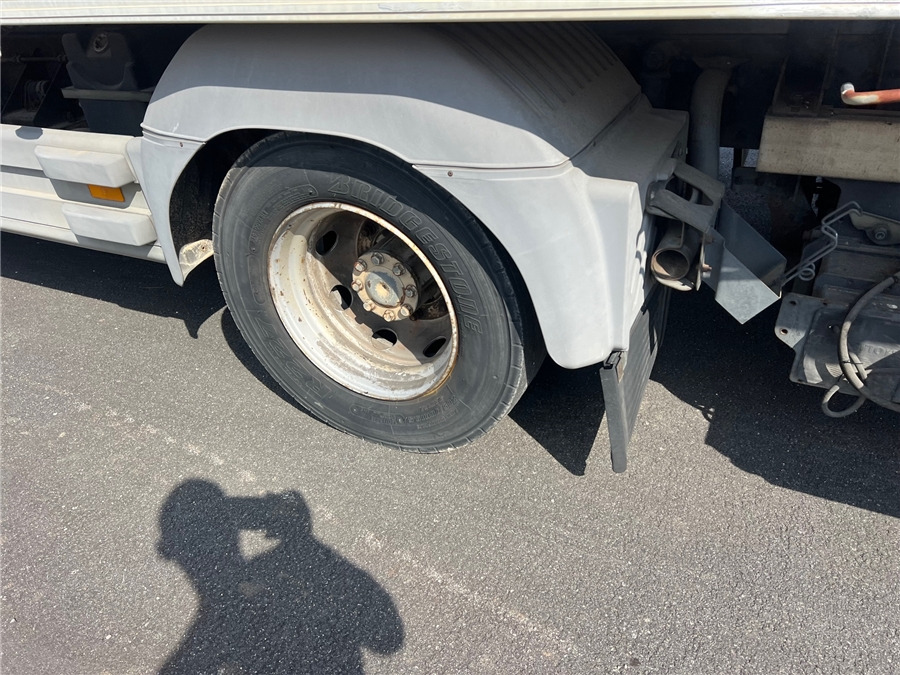 Camion frigorifique MERCEDES-BENZ 1318: photos 15