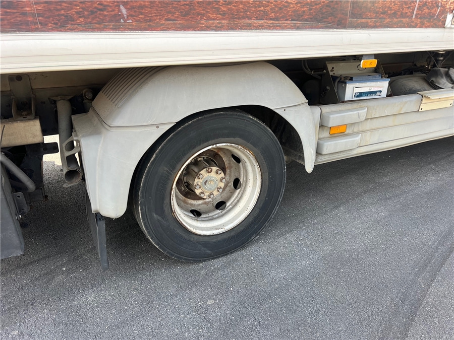 Camion frigorifique MERCEDES-BENZ 1318: photos 16