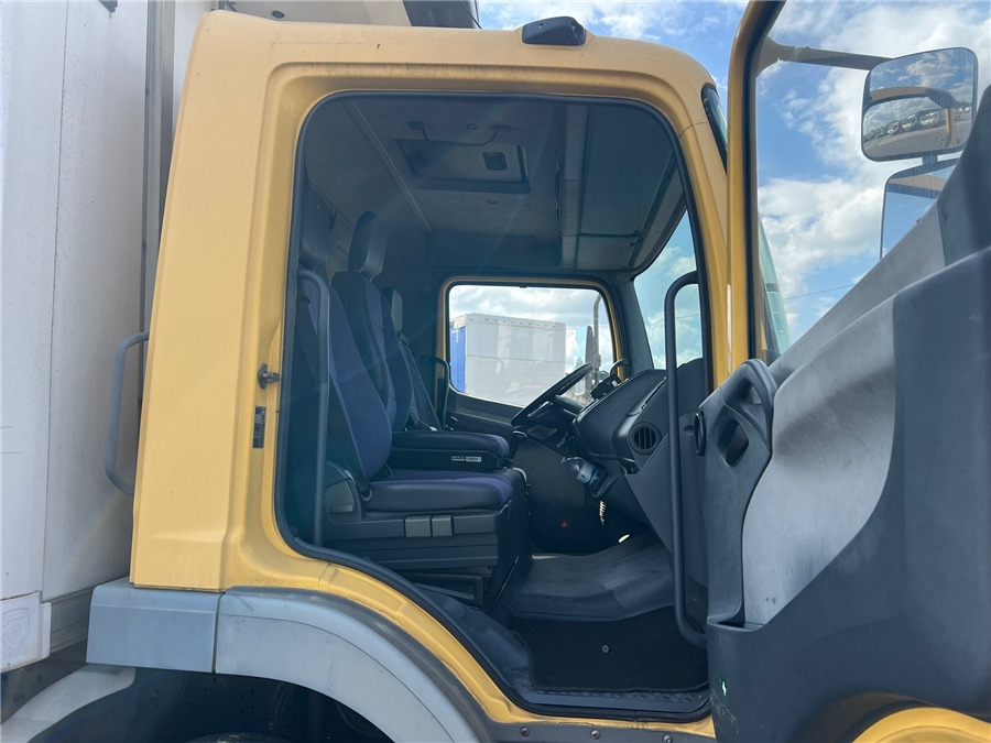 Camion frigorifique MERCEDES-BENZ 1318: photos 7