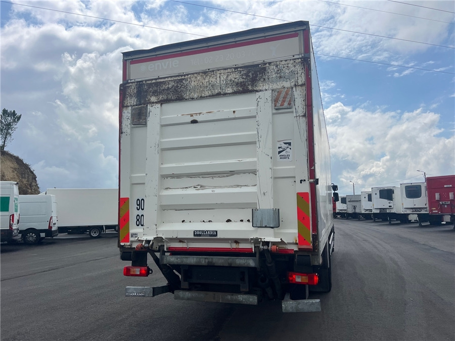 Renault D 19 - Camion fourgon: photos 3 Renault D 19 - Camion fourgon: photos 3