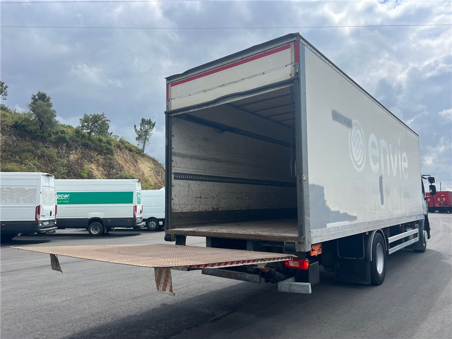 Renault D 19 - Camion fourgon: photos 5 Renault D 19 - Camion fourgon: photos 5