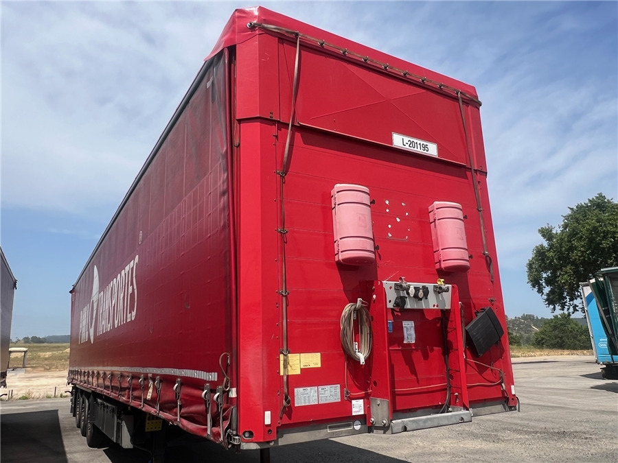 SCHMITZ CARGOBULL SCB-S3T TETO ELEVAR - Semi-remorque rideaux coulissants: photos 1 SCHMITZ CARGOBULL SCB-S3T TETO ELEVAR - Semi-remorque rideaux coulissants: photos 1