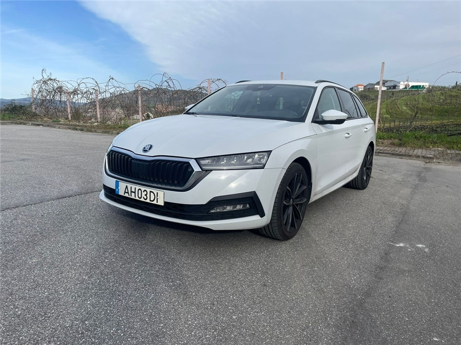 SKODA OCTAVIA - Voiture: photos 2 SKODA OCTAVIA - Voiture: photos 2