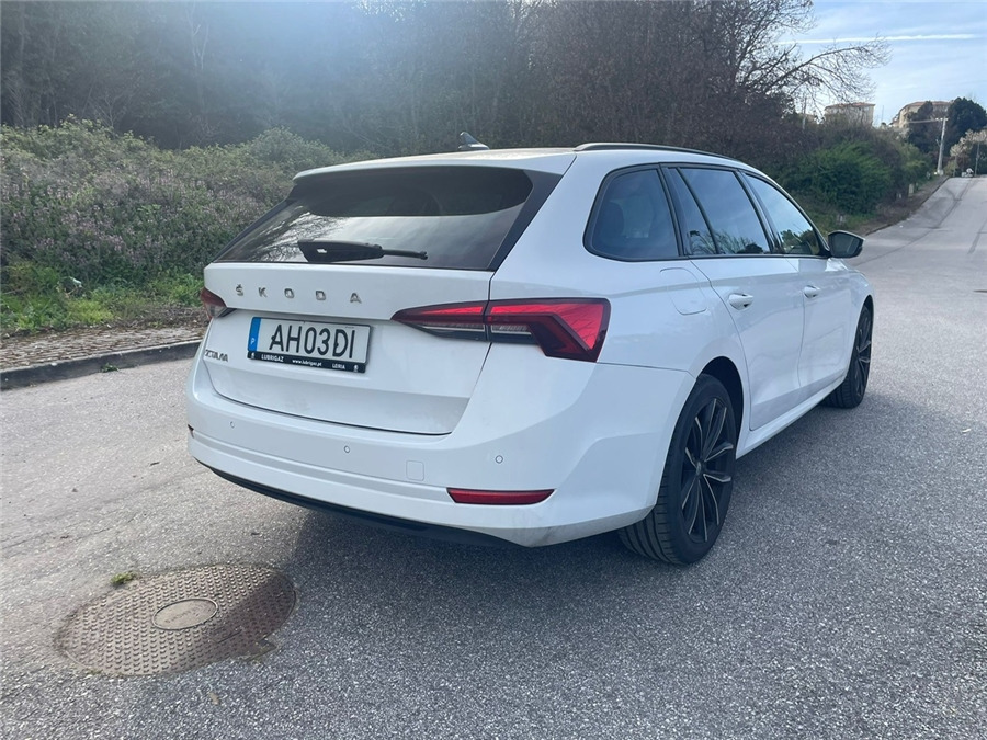SKODA OCTAVIA - Voiture: photos 4 SKODA OCTAVIA - Voiture: photos 4