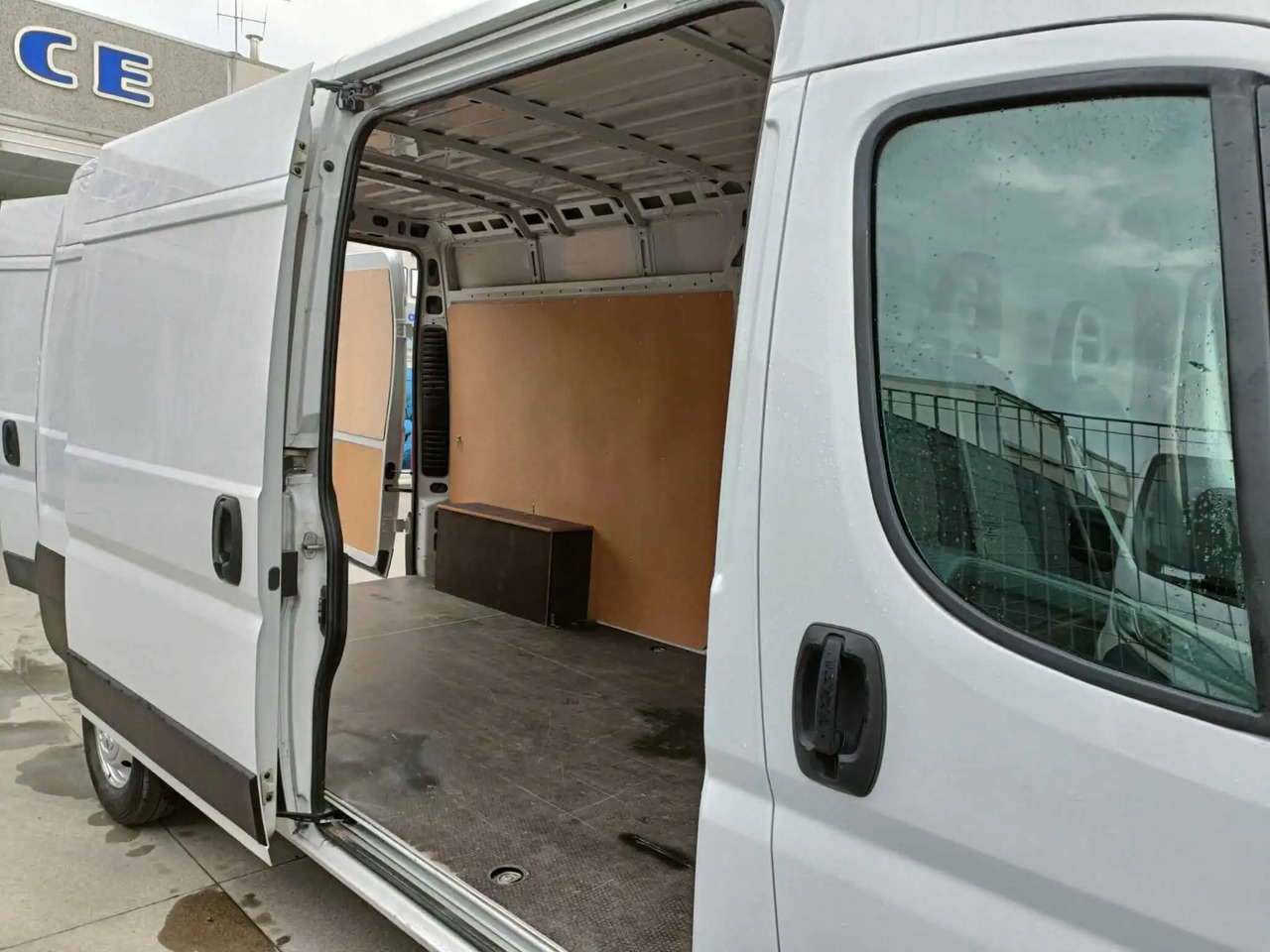 FIAT DUCATO 35 MAXI L3H2 - Fourgon utilitaire: photos 5 FIAT DUCATO 35 MAXI L3H2 - Fourgon utilitaire: photos 5
