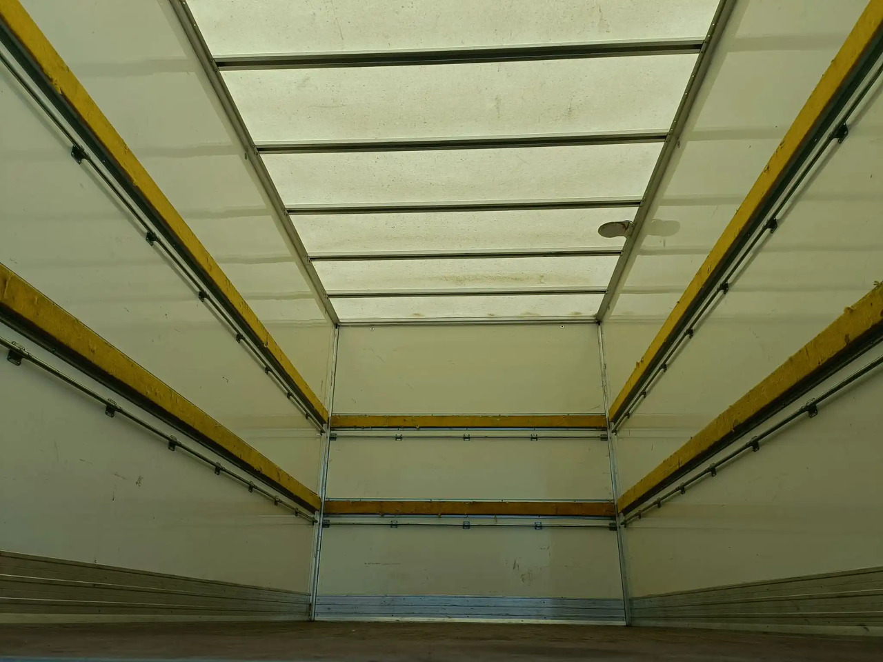 FURGONATURA BOX IDEALE PER IVECO DAILY - Carrosserie fourgon: photos 3 FURGONATURA BOX IDEALE PER IVECO DAILY - Carrosserie fourgon: photos 3