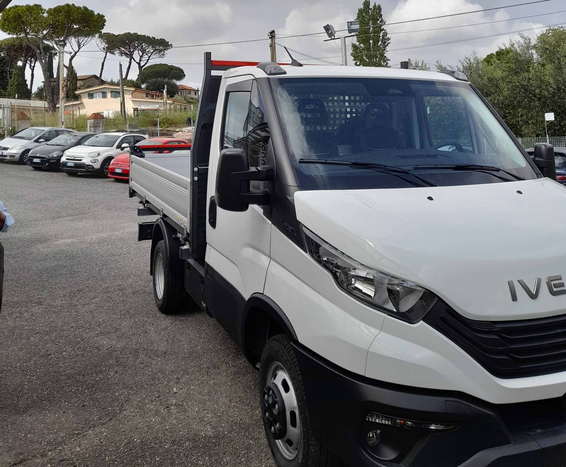IVECO DAILY 35C12 2.3 RIBALTABILE 2025 NUOVO - Véhicule utilitaire benne: photos 2 IVECO DAILY 35C12 2.3 RIBALTABILE 2025 NUOVO - Véhicule utilitaire benne: photos 2