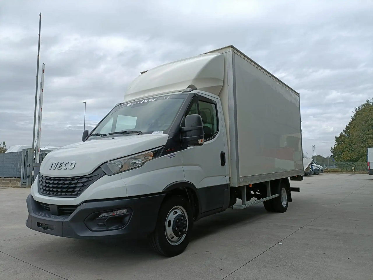IVECO DAILY 35C16 - Fourgon: photos 3 IVECO DAILY 35C16 - Fourgon: photos 3