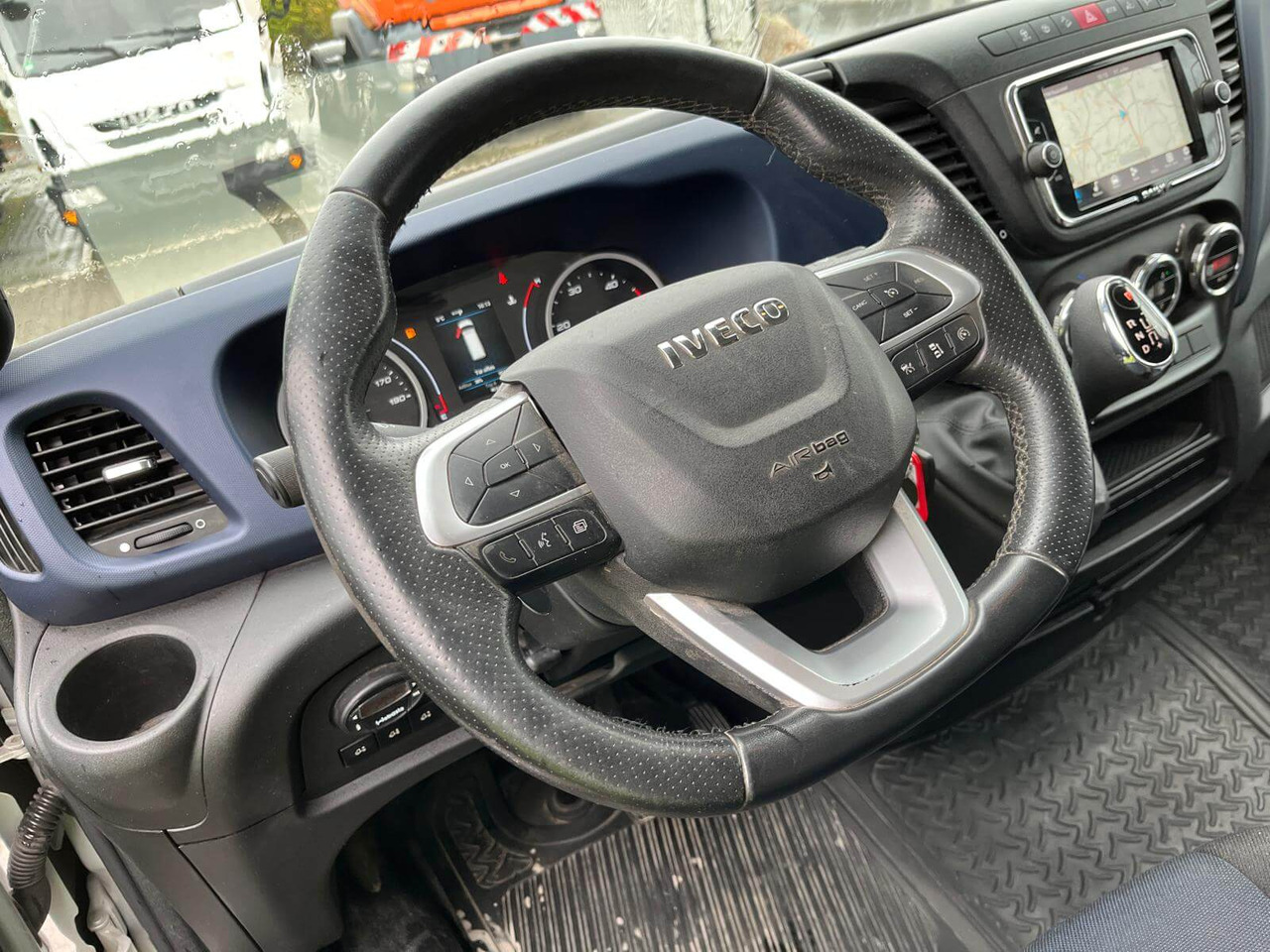 IVECO DAILY 35C18P FURGONE STANDARD - Fourgon utilitaire: photos 5 IVECO DAILY 35C18P FURGONE STANDARD - Fourgon utilitaire: photos 5
