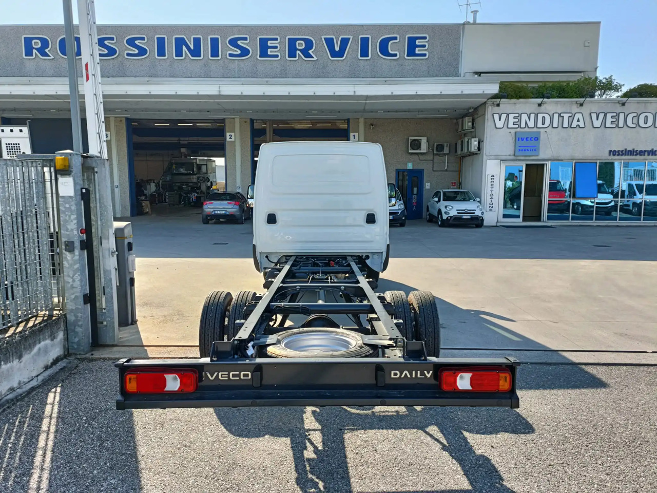IVECO DAILY 60C18 A TELAIO KM 0 - Châssis cabine: photos 3 IVECO DAILY 60C18 A TELAIO KM 0 - Châssis cabine: photos 3