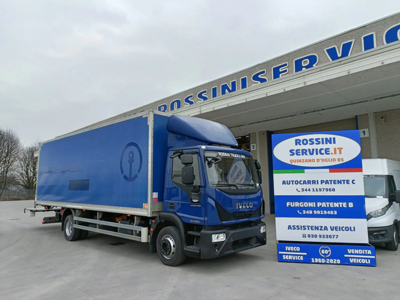 IVECO EUROCARGO 120E22 - Camion fourgon: photos 1 IVECO EUROCARGO 120E22 - Camion fourgon: photos 1
