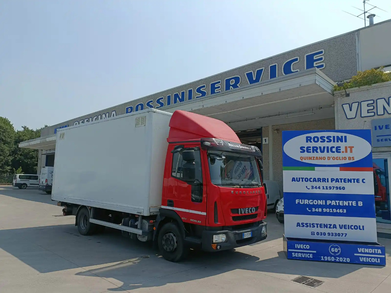 IVECO EUROCARGO 120EL22 - Camion fourgon: photos 1 IVECO EUROCARGO 120EL22 - Camion fourgon: photos 1