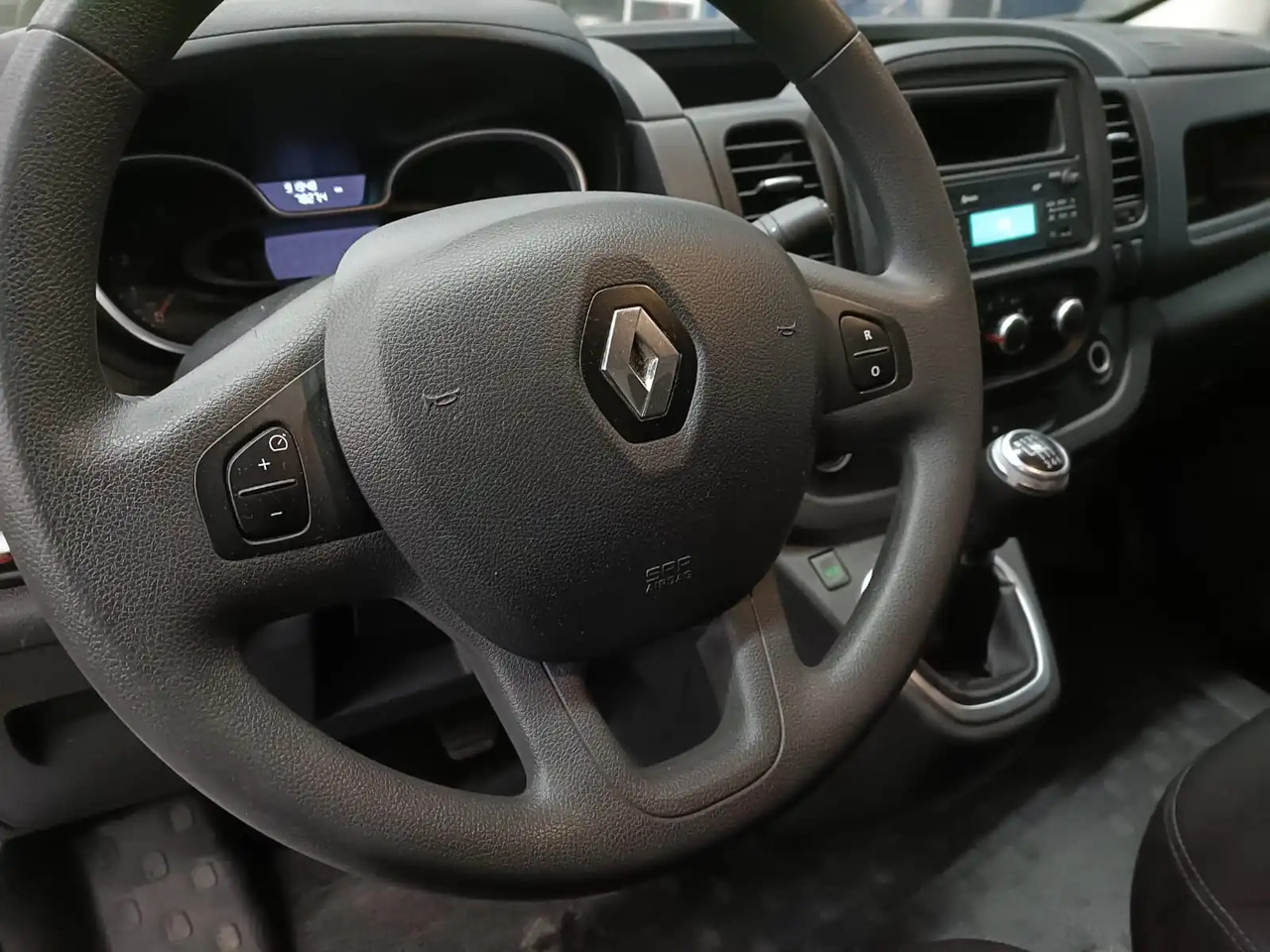 RENAULT TRAFIC 1200 L1H2 - Fourgon utilitaire: photos 4 RENAULT TRAFIC 1200 L1H2 - Fourgon utilitaire: photos 4