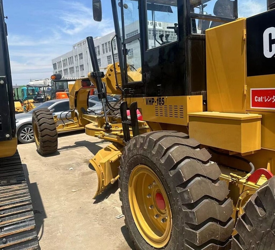 Caterpillar 140H - Niveleuse: photos 4 Caterpillar 140H - Niveleuse: photos 4
