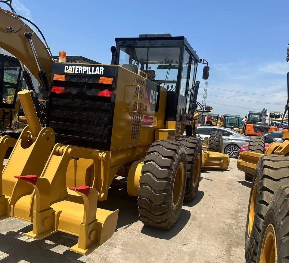 Caterpillar 140H - Niveleuse: photos 1 Caterpillar 140H - Niveleuse: photos 1