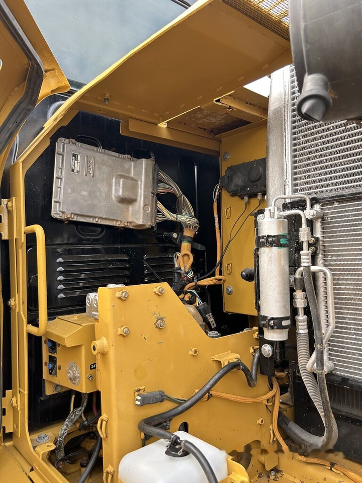 Pelle sur chenille Caterpillar 315D2 GC: photos 10