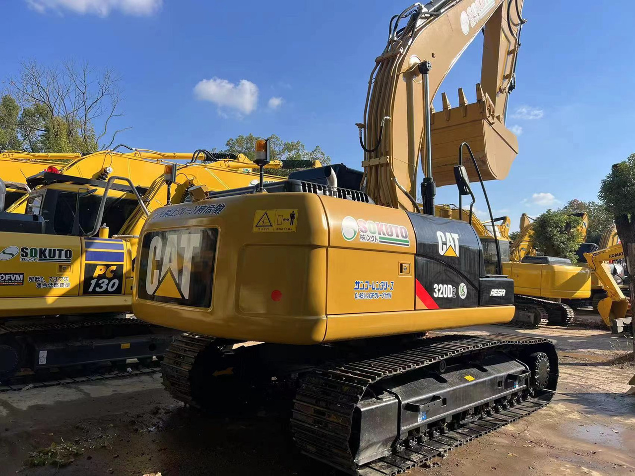 Caterpillar 320D - Pelle sur chenille: photos 5 Caterpillar 320D - Pelle sur chenille: photos 5