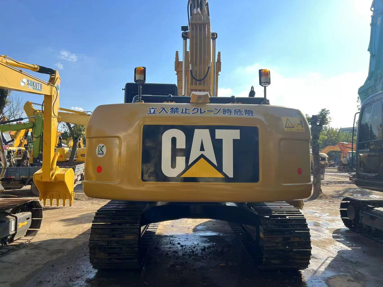 Caterpillar 320D - Pelle sur chenille: photos 2 Caterpillar 320D - Pelle sur chenille: photos 2