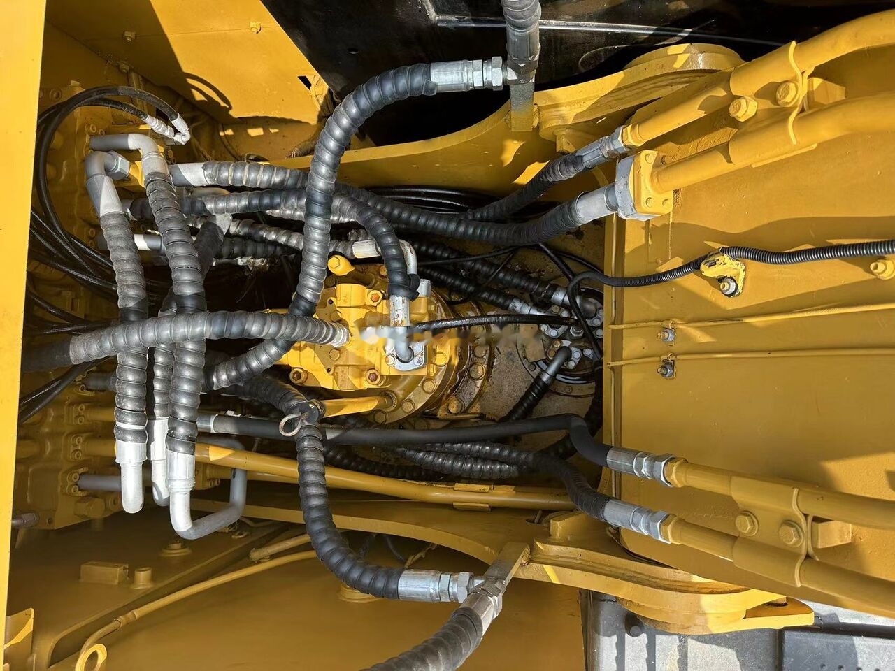 Caterpillar 320D - Pelle sur chenille: photos 3 Caterpillar 320D - Pelle sur chenille: photos 3