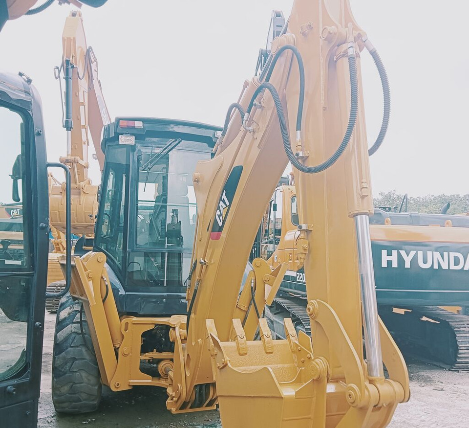 Caterpillar 430F - Tractopelle: photos 2 Caterpillar 430F - Tractopelle: photos 2
