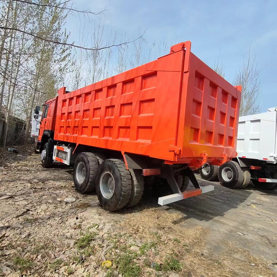HOWO 371 6X4 - Camion benne: photos 2 HOWO 371 6X4 - Camion benne: photos 2