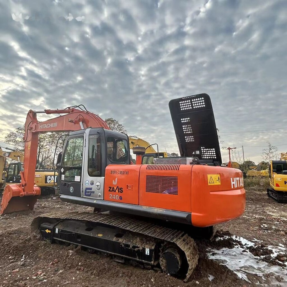 Hitachi ZX240 - Pelle sur chenille: photos 1 Hitachi ZX240 - Pelle sur chenille: photos 1