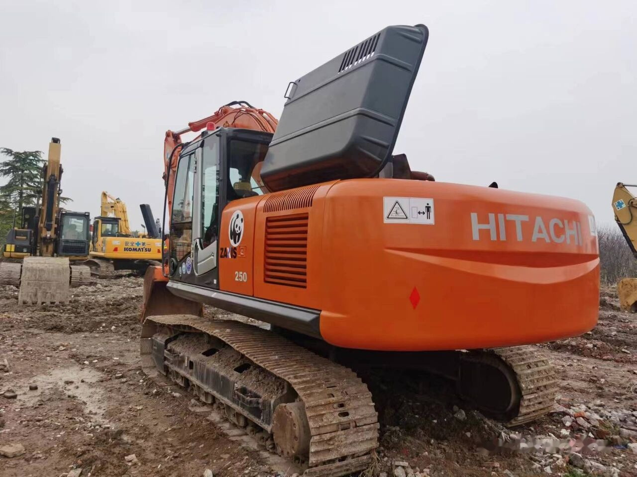 Hitachi ZX250 - Pelle sur chenille: photos 5 Hitachi ZX250 - Pelle sur chenille: photos 5