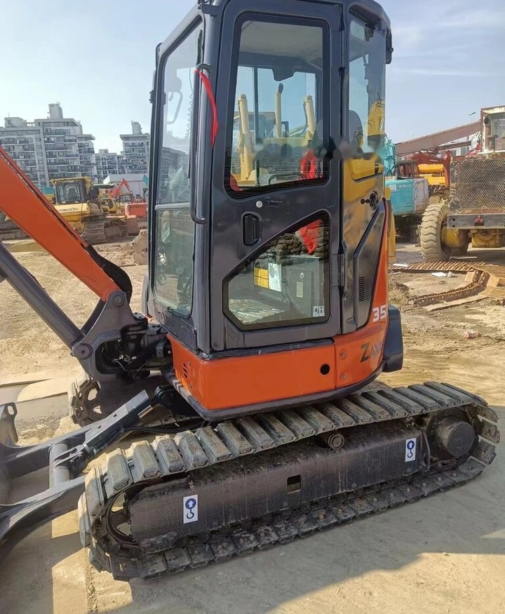 Hitachi ZX35-5A - Mini pelle: photos 1 Hitachi ZX35-5A - Mini pelle: photos 1
