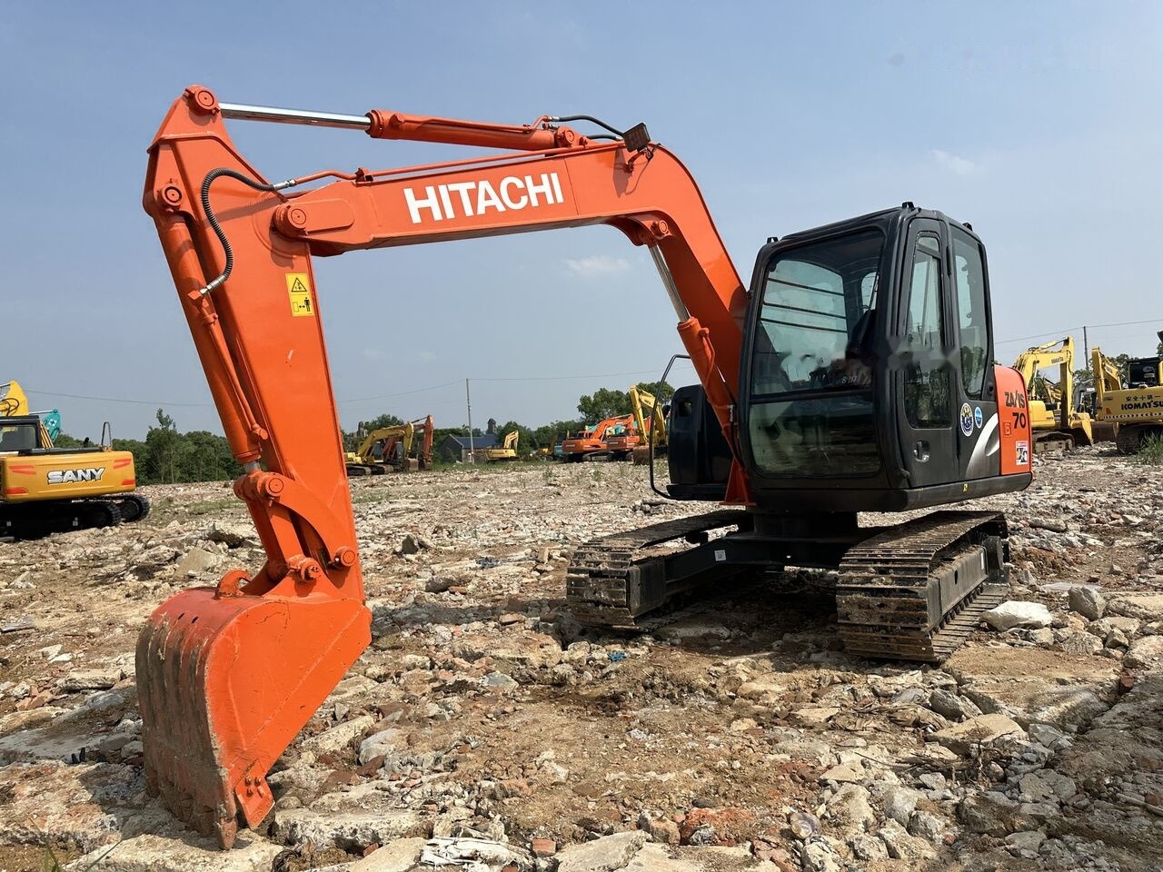 Hitachi ZX70 - Mini pelle: photos 1 Hitachi ZX70 - Mini pelle: photos 1
