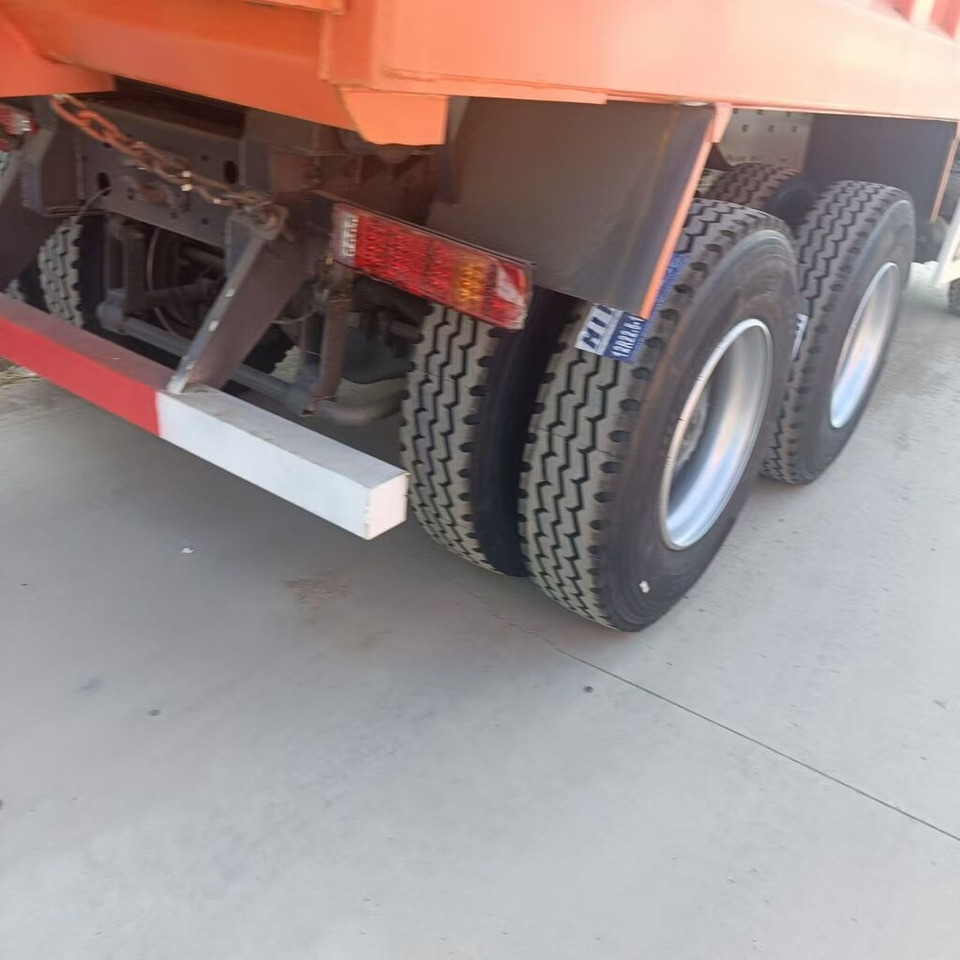 Howo 371 6*4 new tires - Camion benne: photos 3 Howo 371 6*4 new tires - Camion benne: photos 3