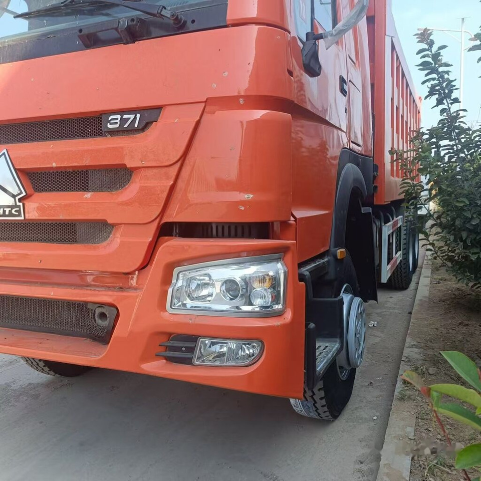 Howo 371 6*4 new tires - Camion benne: photos 2 Howo 371 6*4 new tires - Camion benne: photos 2