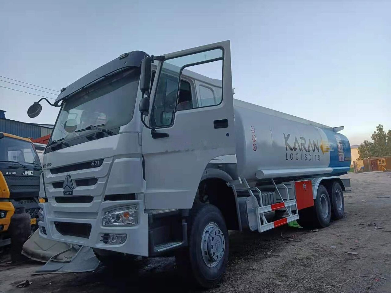 Howo 371 - Camion citerne: photos 4 Howo 371 - Camion citerne: photos 4