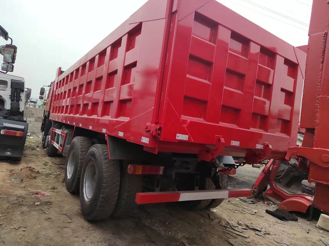 Howo 375 8x4 - Camion benne: photos 5 Howo 375 8x4 - Camion benne: photos 5