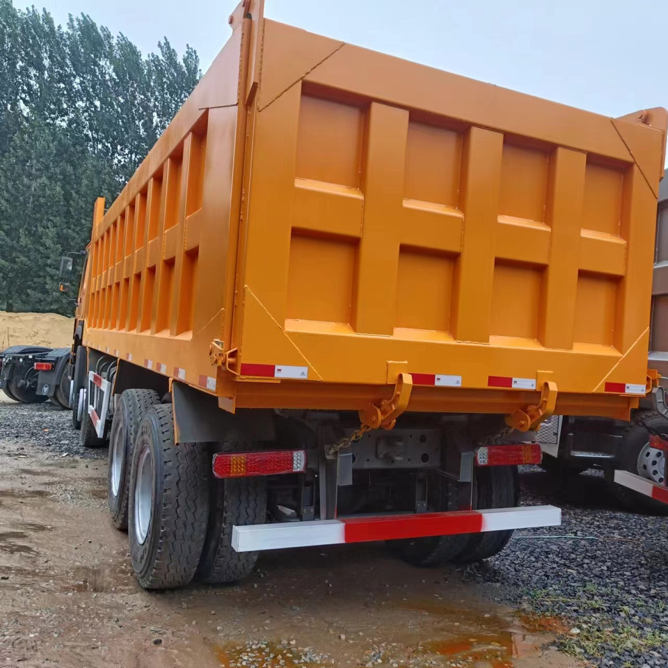 Howo HOWO 8x4 DUMP TRUCK - Camion benne: photos 3 Howo HOWO 8x4 DUMP TRUCK - Camion benne: photos 3