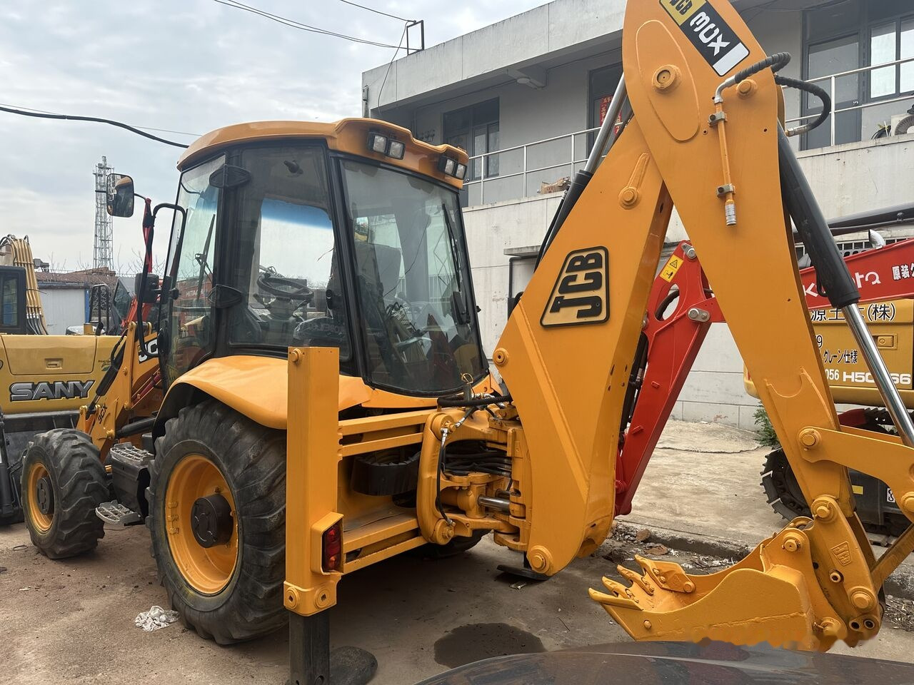 JCB 3CX - Tractopelle: photos 1 JCB 3CX - Tractopelle: photos 1