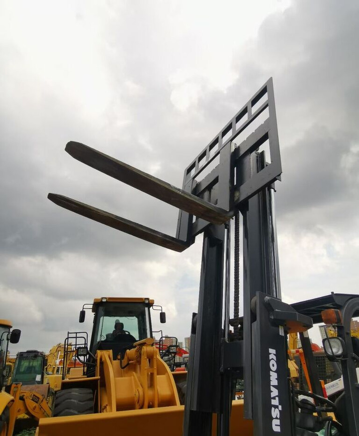 Komatsu FD50 - Chariot élévateur diesel: photos 3 Komatsu FD50 - Chariot élévateur diesel: photos 3