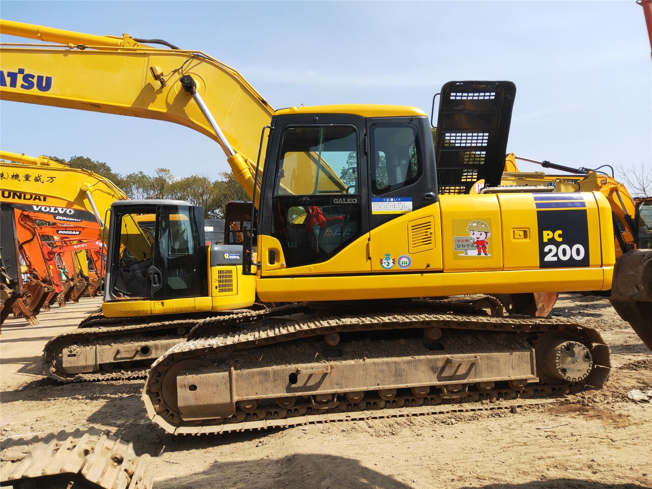 Komatsu PC200-7 - Pelle sur chenille: photos 1 Komatsu PC200-7 - Pelle sur chenille: photos 1