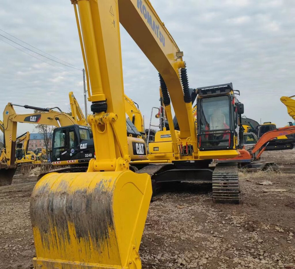 Komatsu PC200-8 - Pelle sur chenille: photos 2 Komatsu PC200-8 - Pelle sur chenille: photos 2