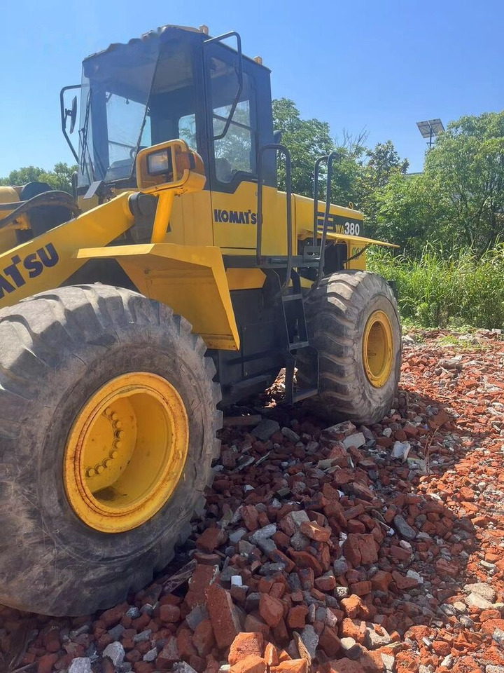 Komatsu WA380 - Chargeuse sur pneus: photos 5 Komatsu WA380 - Chargeuse sur pneus: photos 5