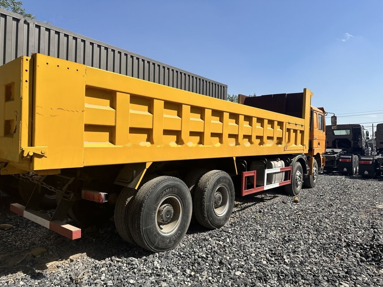 Shacman F3000 - Camion benne: photos 4 Shacman F3000 - Camion benne: photos 4