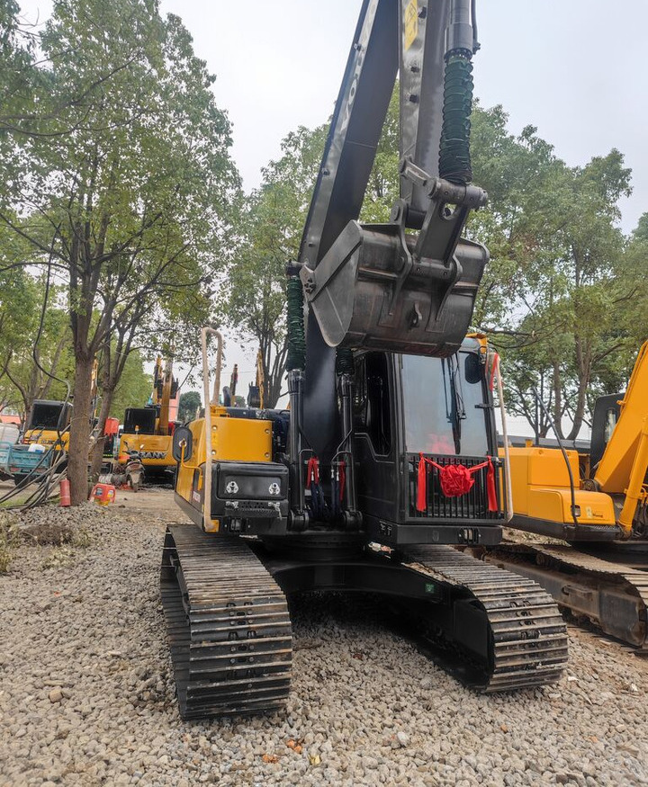 Volvo EC140DL - Pelle sur chenille: photos 1 Volvo EC140DL - Pelle sur chenille: photos 1
