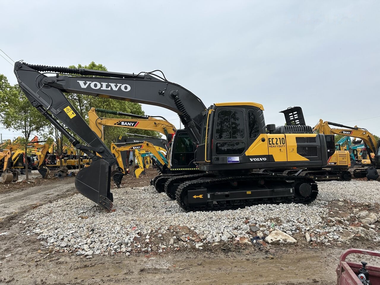 Volvo EC210 - Pelle sur chenille: photos 1 Volvo EC210 - Pelle sur chenille: photos 1
