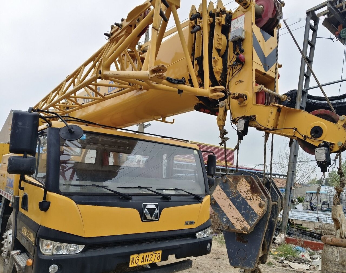 XCMG QY25K5D - Grue mobile: photos 1 XCMG QY25K5D - Grue mobile: photos 1