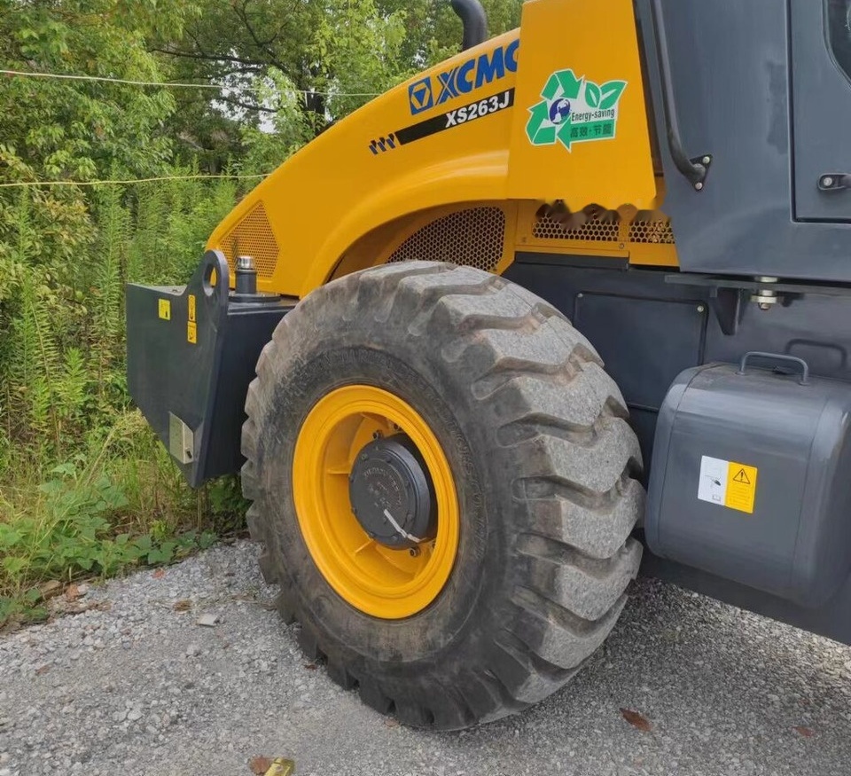 XCMG XS263J - Compacteur à pieds de mouton/ Monocylindre: photos 2 XCMG XS263J - Compacteur à pieds de mouton/ Monocylindre: photos 2